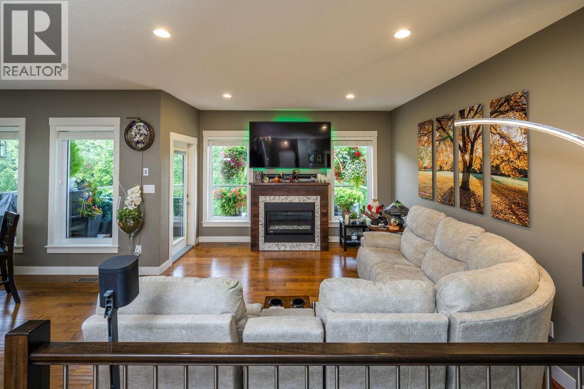 Dining room of 2693 LINKS DRIVE · Prince George, BC
