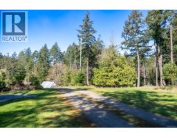 5582 Hooson Rd, Pender Island, BC V0N2M1 Photo 48