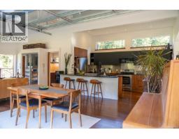 5582 Hooson Rd, Pender Island, BC V0N2M1 Photo 18