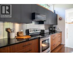 5582 Hooson Rd, Pender Island, BC V0N2M1 Photo 30