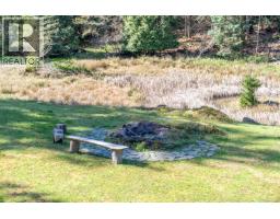 5582 Hooson Rd, Pender Island, BC V0N2M1 Photo 45
