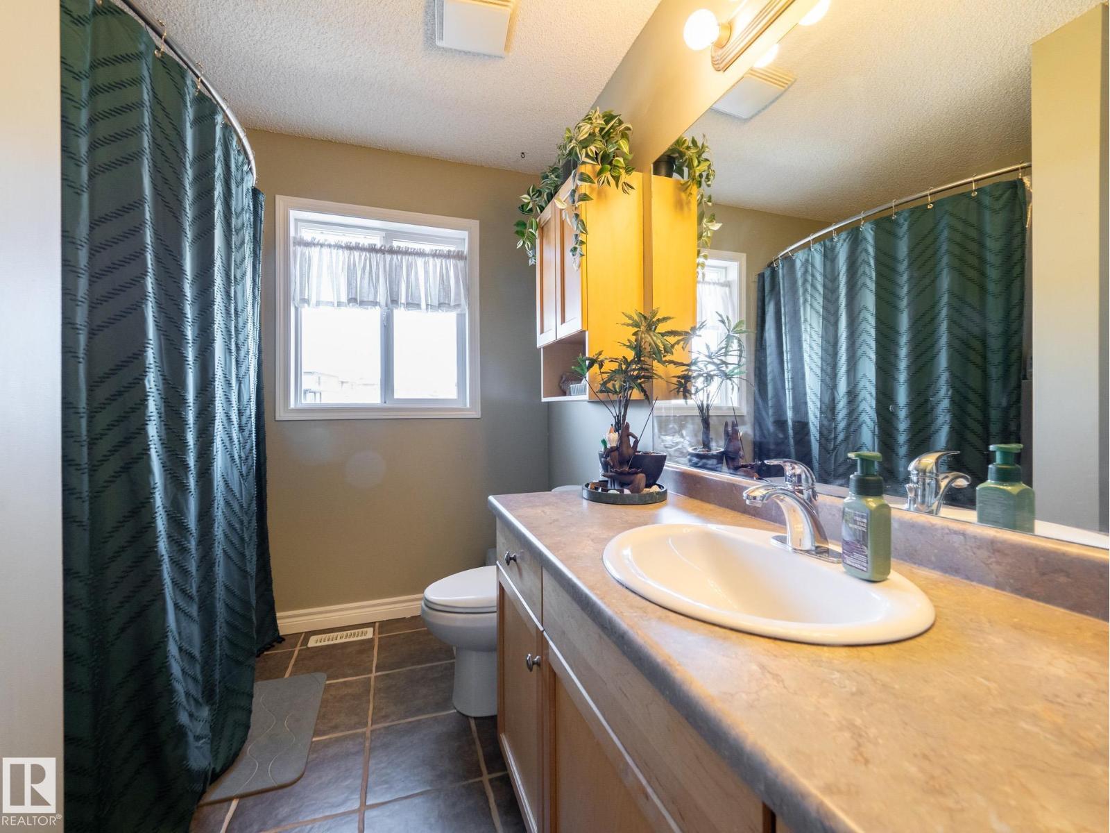 #53 133 EASTGATE WY, St. Albert