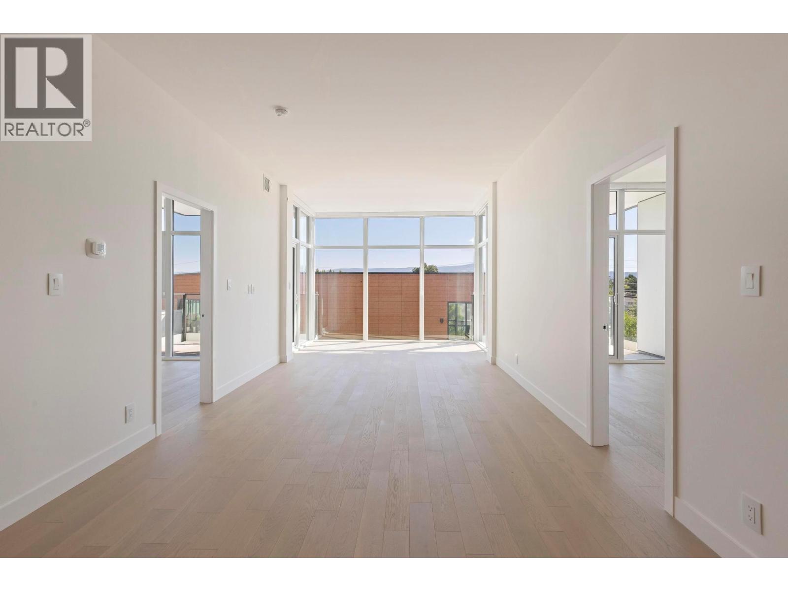 303 3409 Lakeshore Road, Kelowna