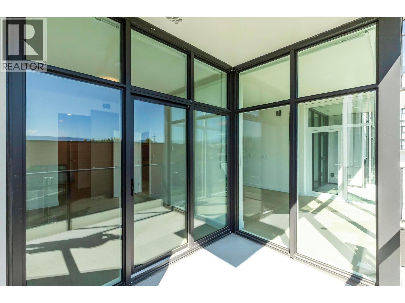 303 3409 Lakeshore Road, Kelowna