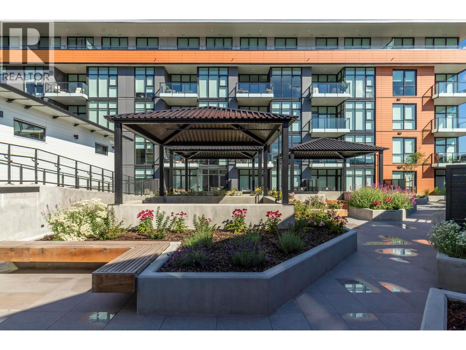 303 3409 Lakeshore Road, Kelowna