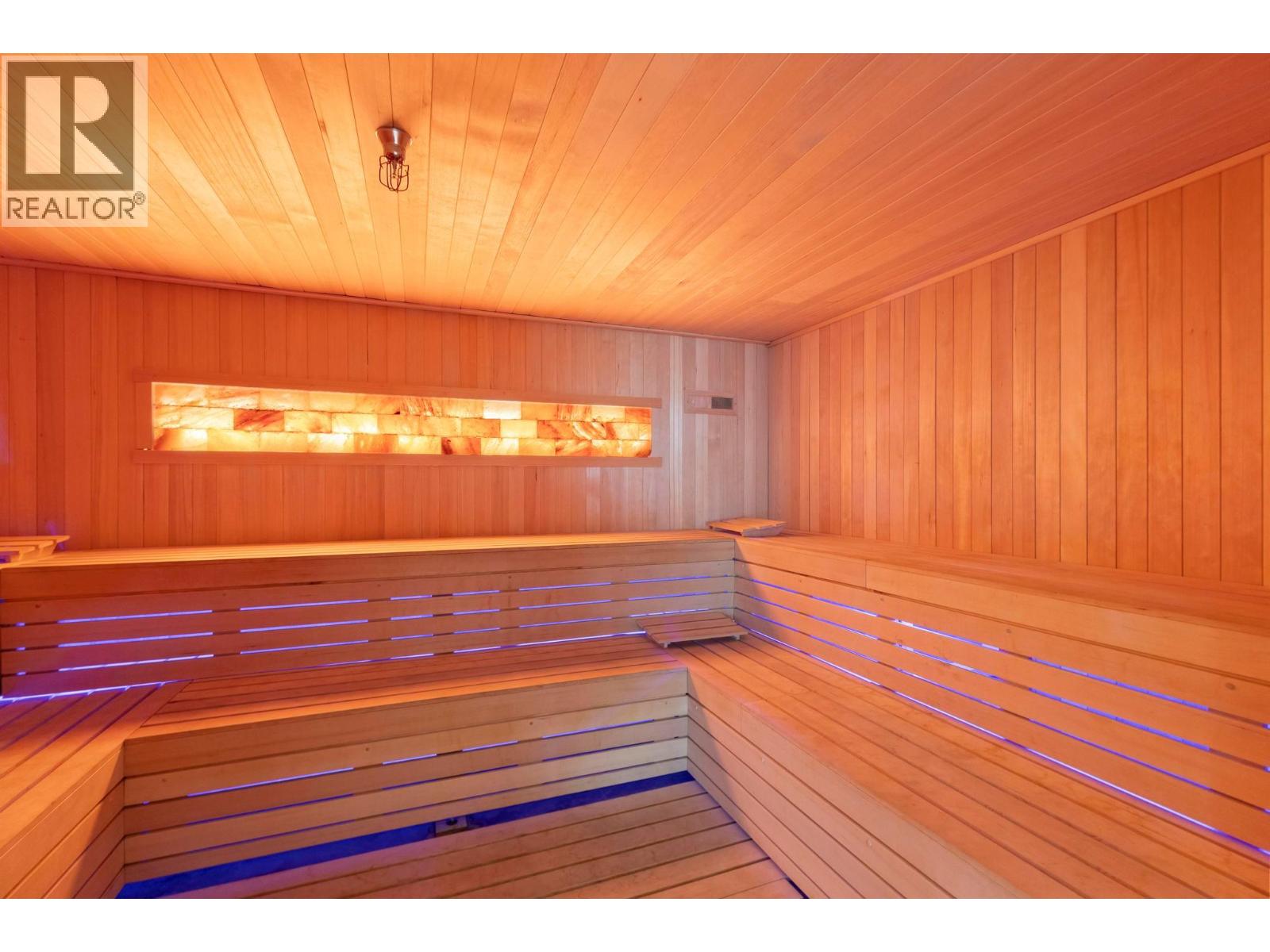 303 3409 Lakeshore Road, Kelowna