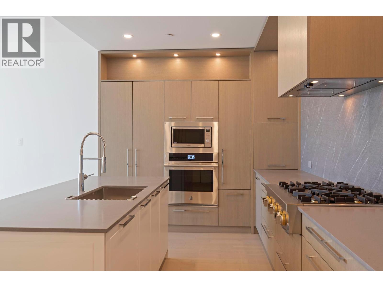 #303 3409 Lakeshore Road - 6