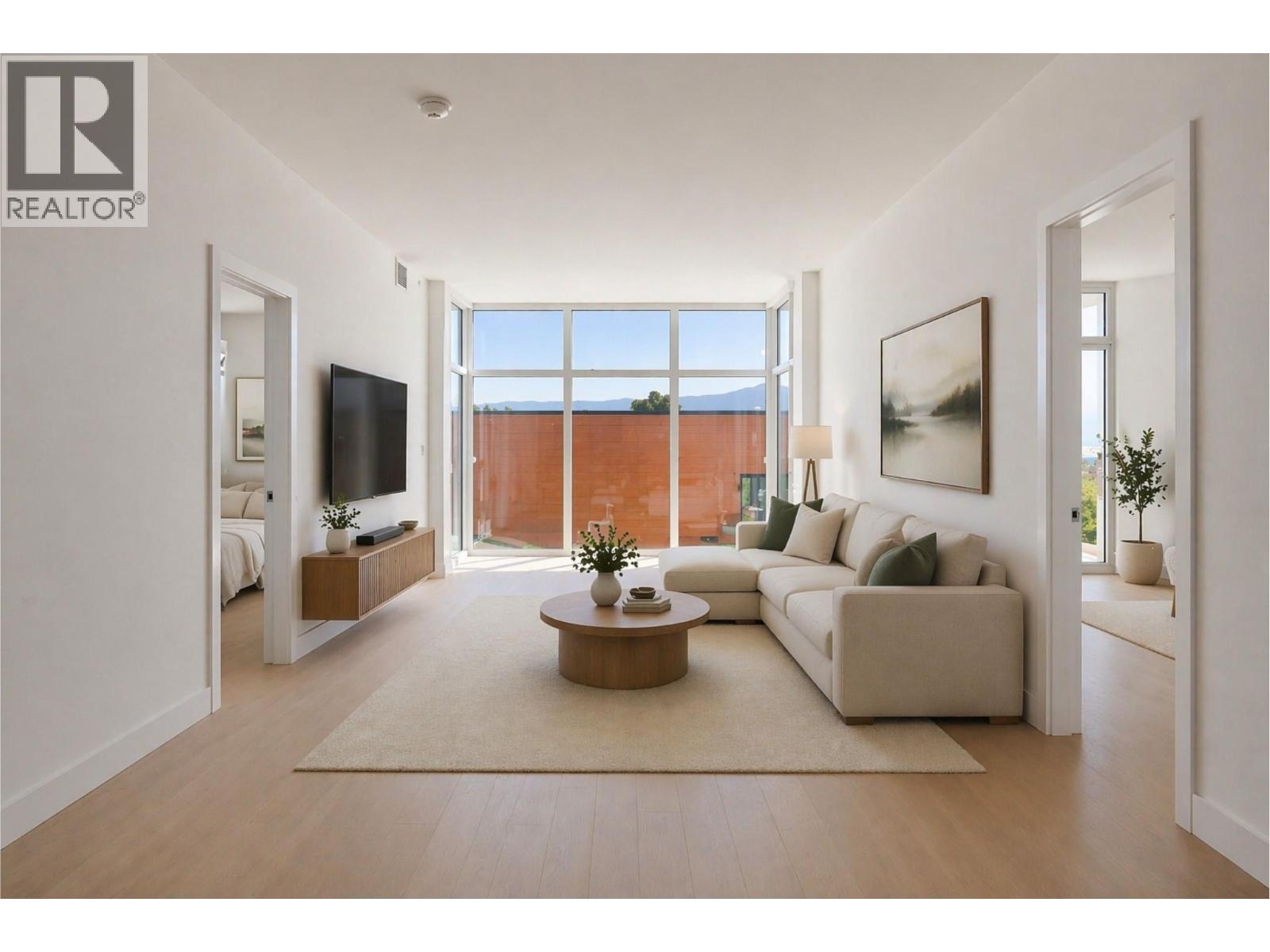 303 3409 Lakeshore Road, Kelowna