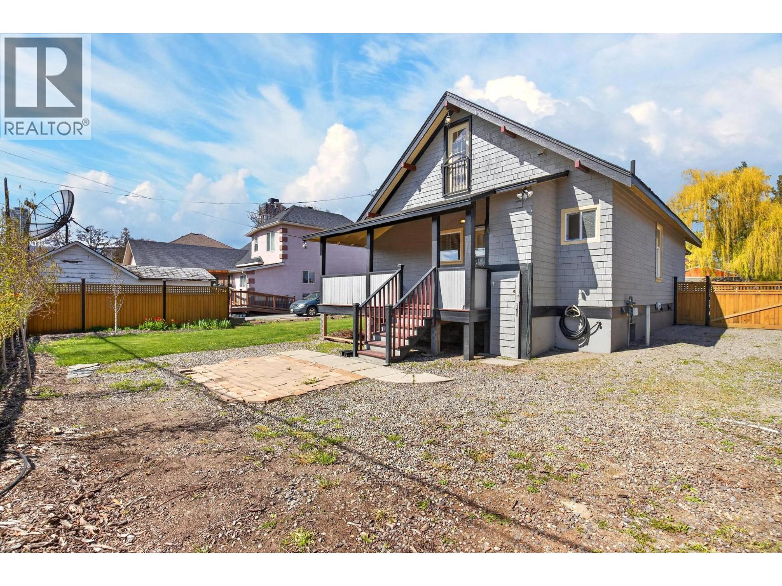  815 Lawrence Avenue, Kelowna