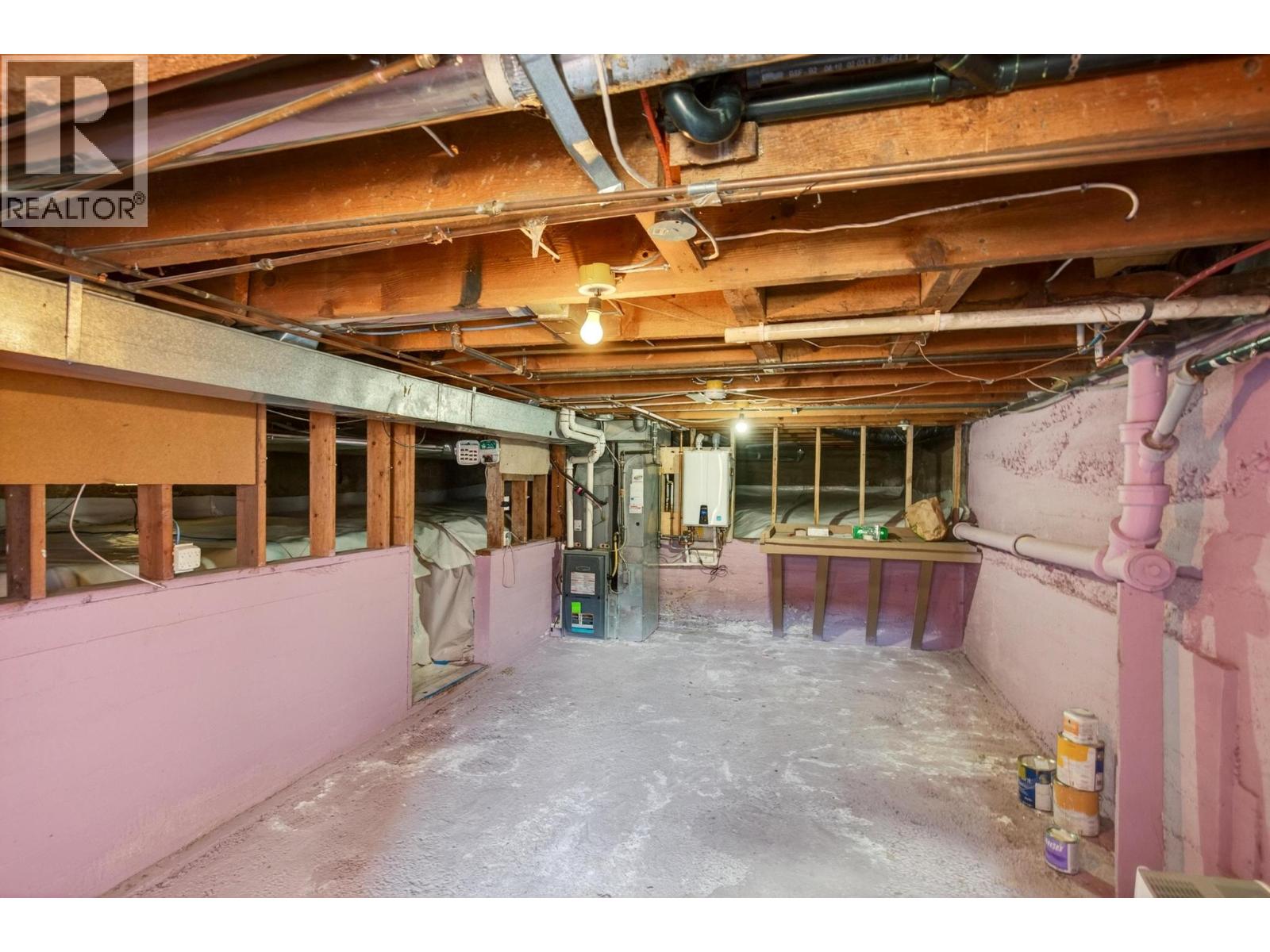  815 Lawrence Avenue, Kelowna