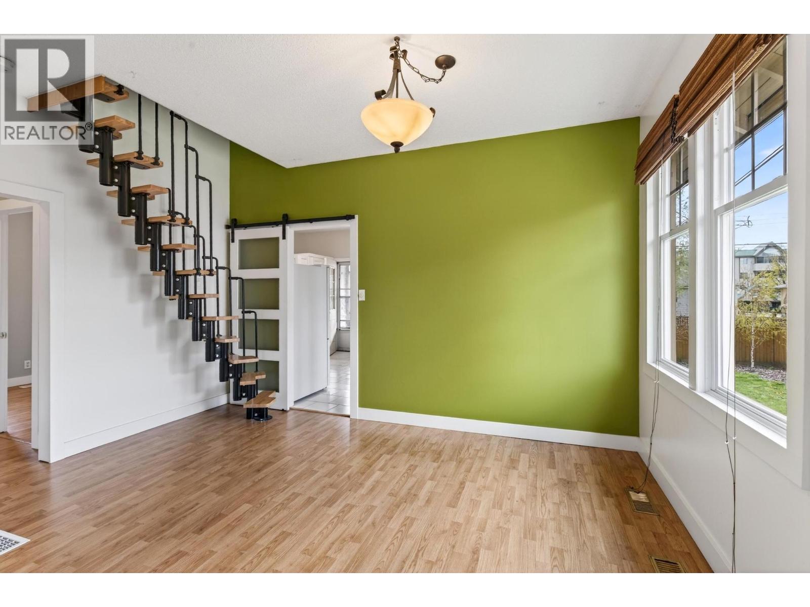  815 Lawrence Avenue, Kelowna