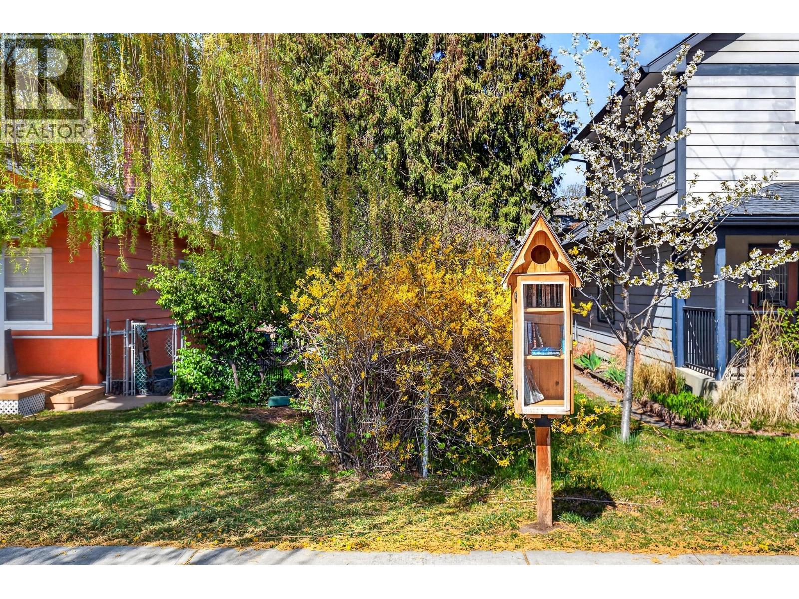  815 Lawrence Avenue, Kelowna