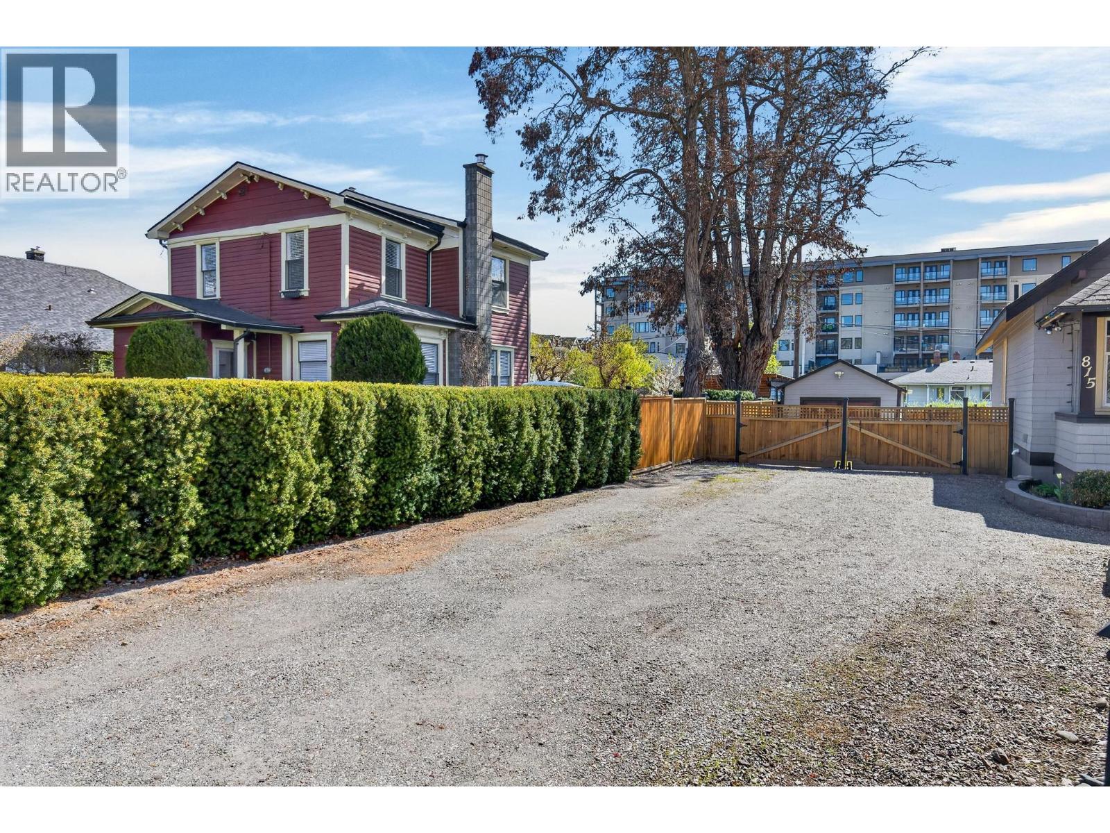  815 Lawrence Avenue, Kelowna