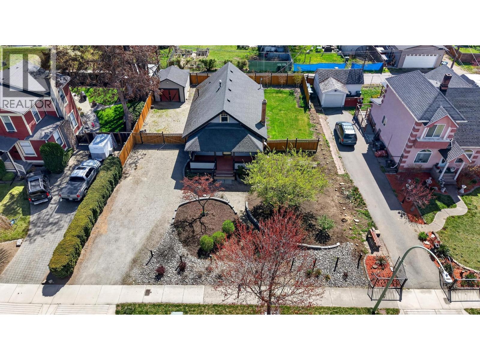  815 Lawrence Avenue, Kelowna