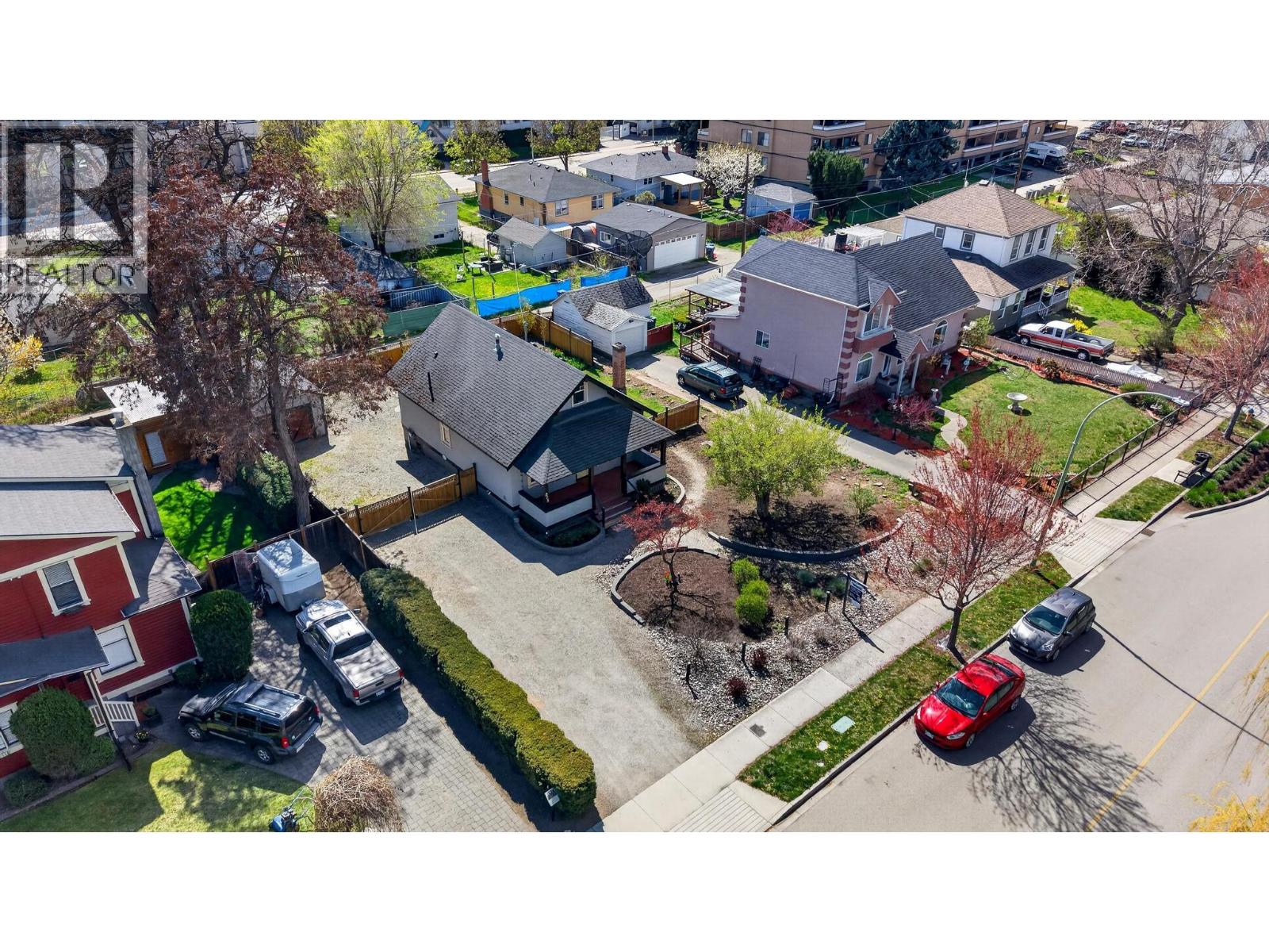  815 Lawrence Avenue, Kelowna