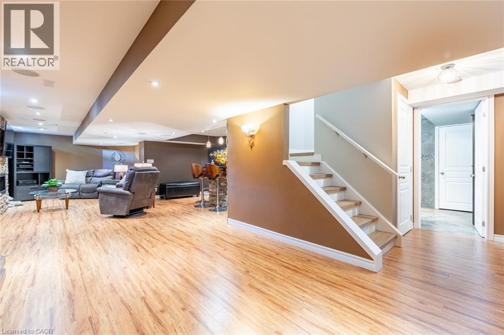 2338 NORLAND Drive, Burlington, Ontario, L7L7E6 — Photo 32