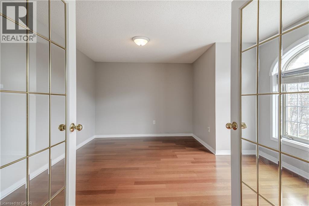 #306E 216 PLAINS Road W - 27