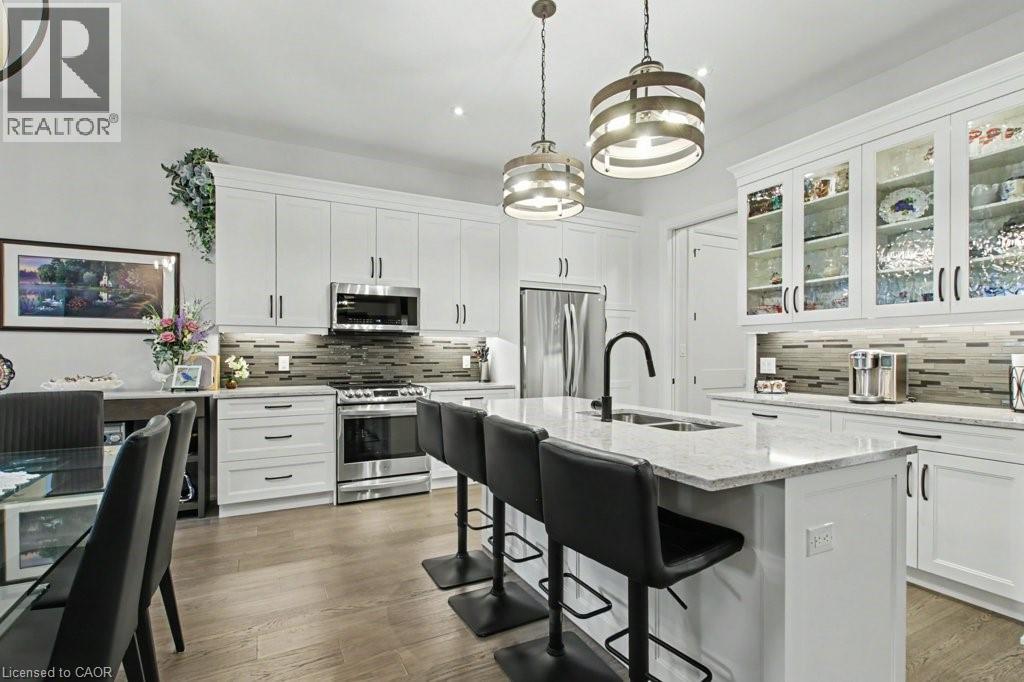 38 SWAN AVENUE - 11