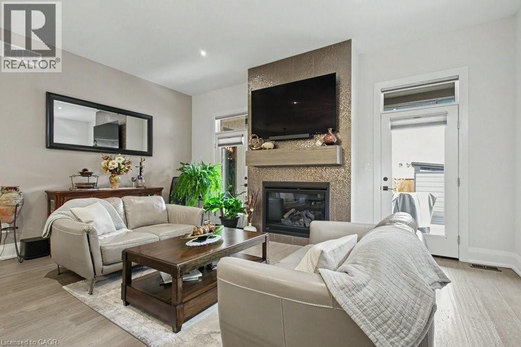 38 SWAN AVENUE - 18