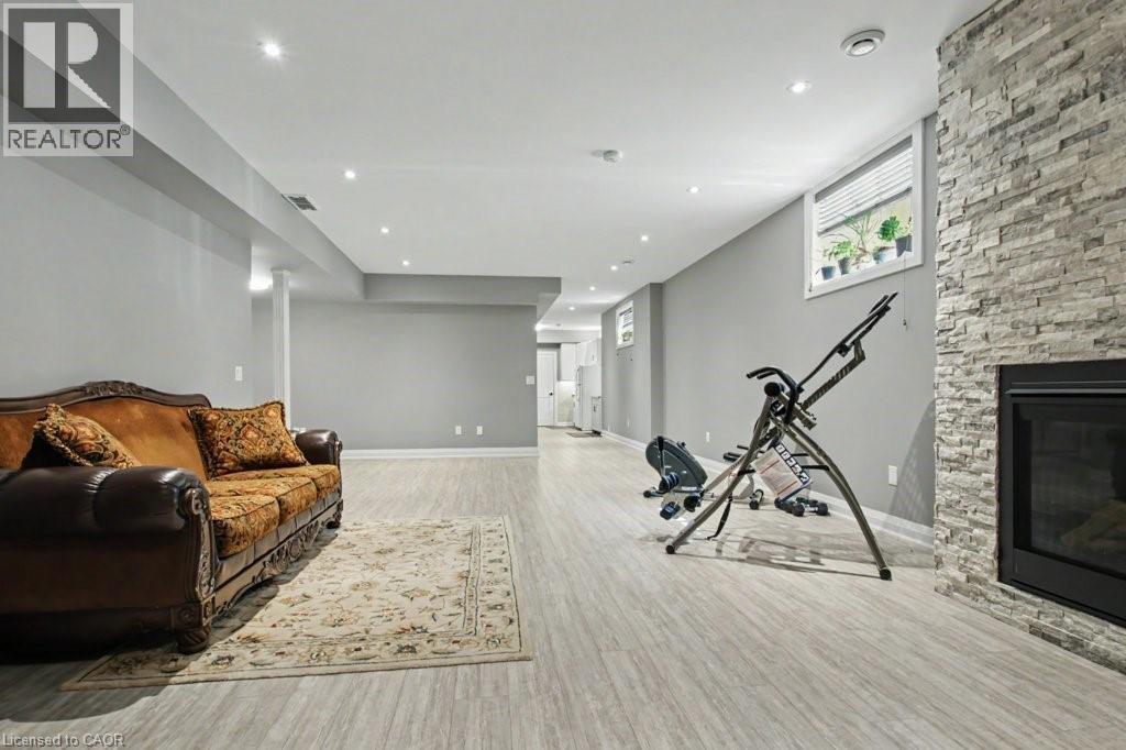 38 SWAN AVENUE - 36