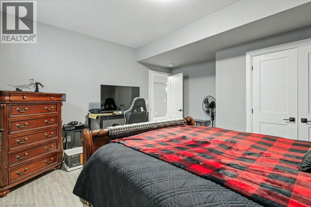 38 SWAN AVENUE - 38