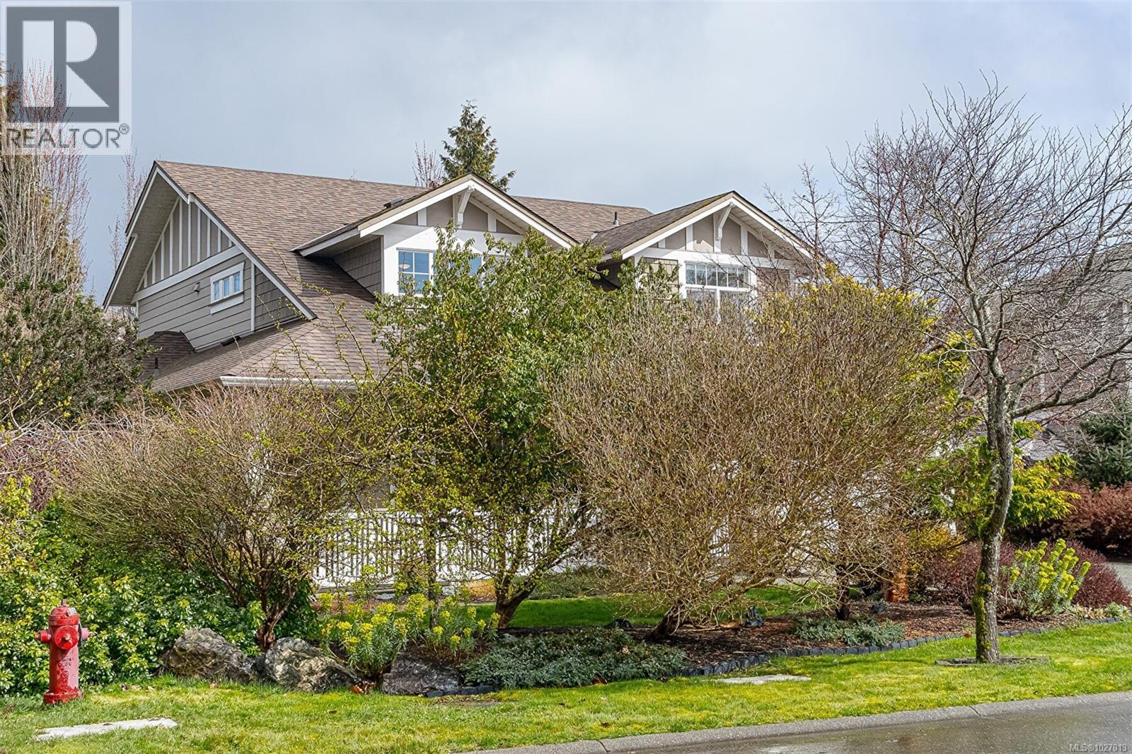 2433 Driftwood Dr — photo 2