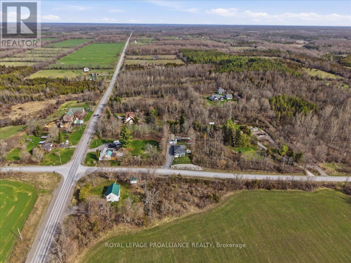 735 SHANNON ROAD — photo 37