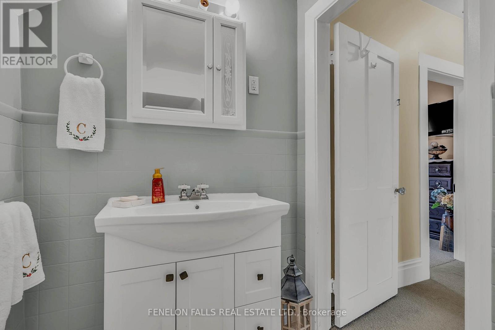 2nd Floor 3PC Bath
