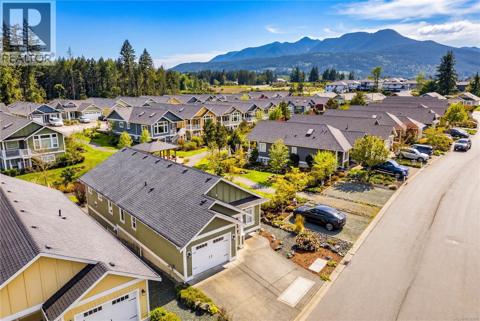 147 Village Way - 2