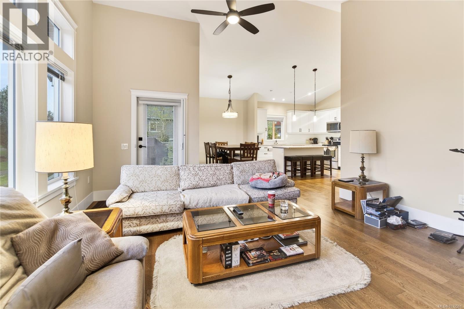 147 Village Way - 4
