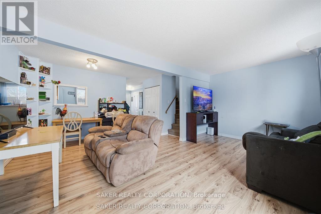 141 SIMCOE STREET - 14