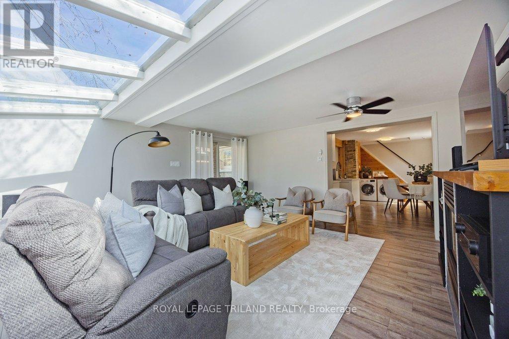 1366 LANGMUIR AVENUE Property Photo