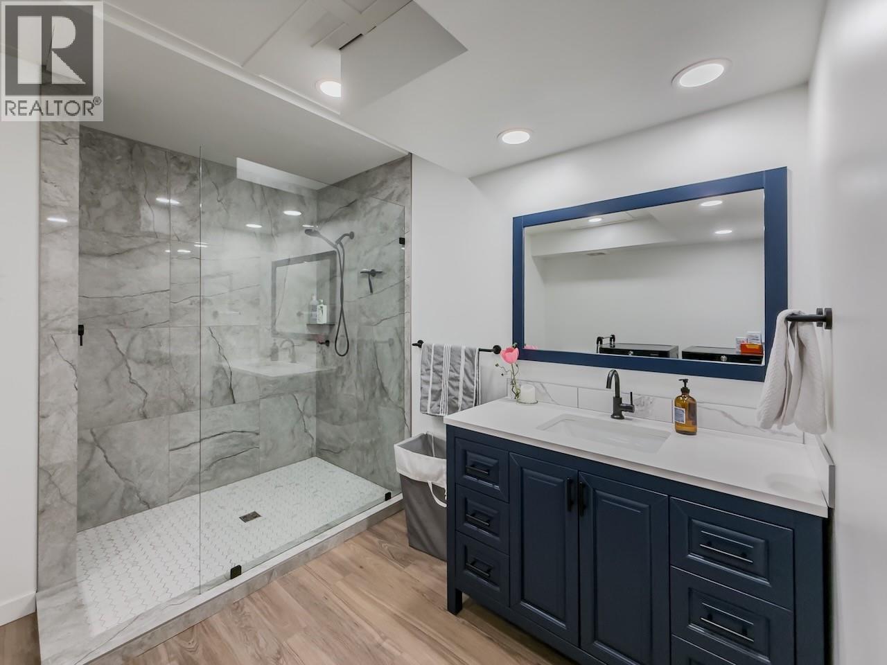 1015 Fraser Street - 25