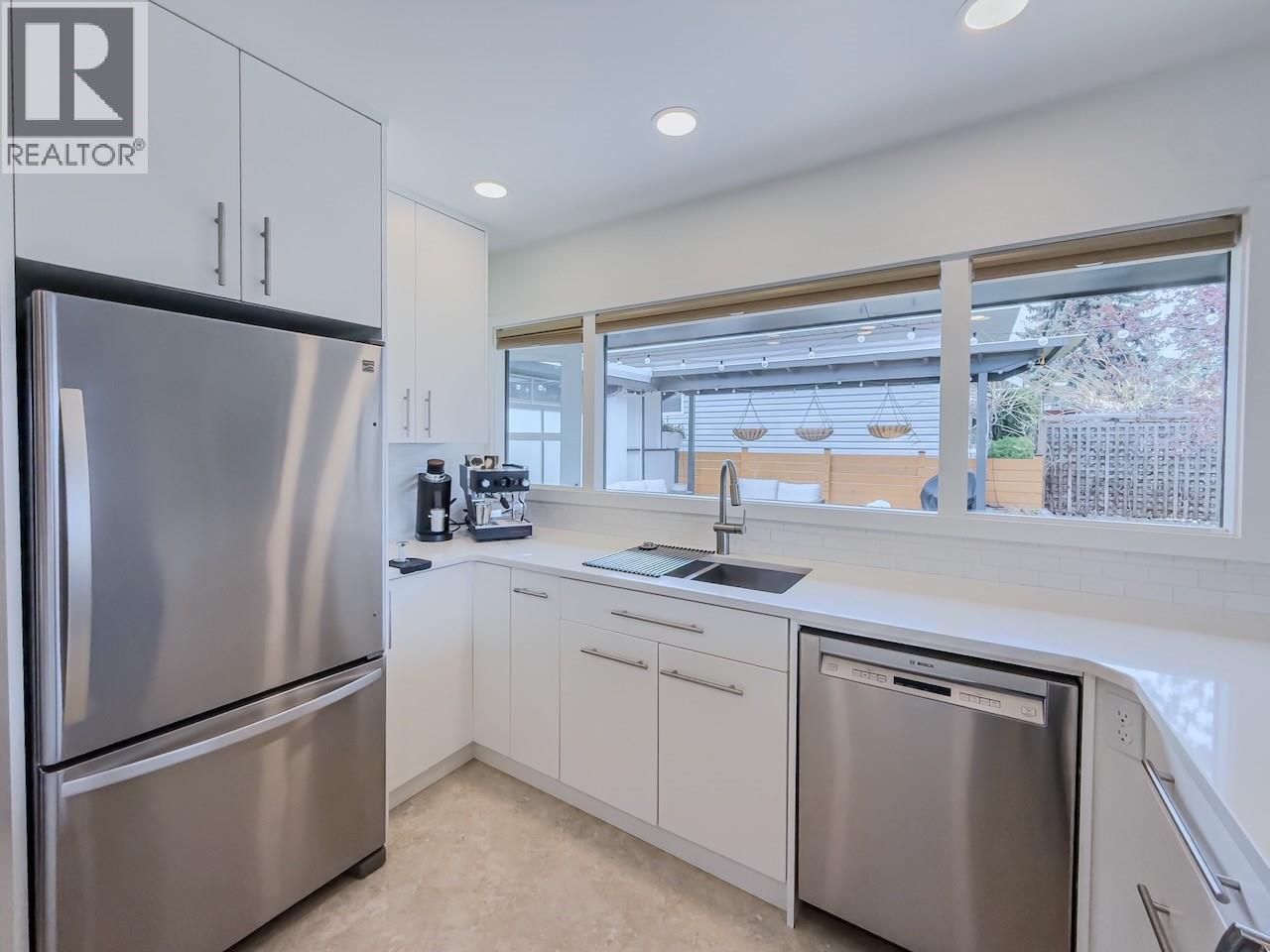 1015 Fraser Street - 6