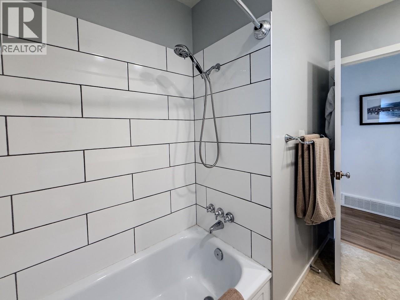 1015 Fraser Street - 18