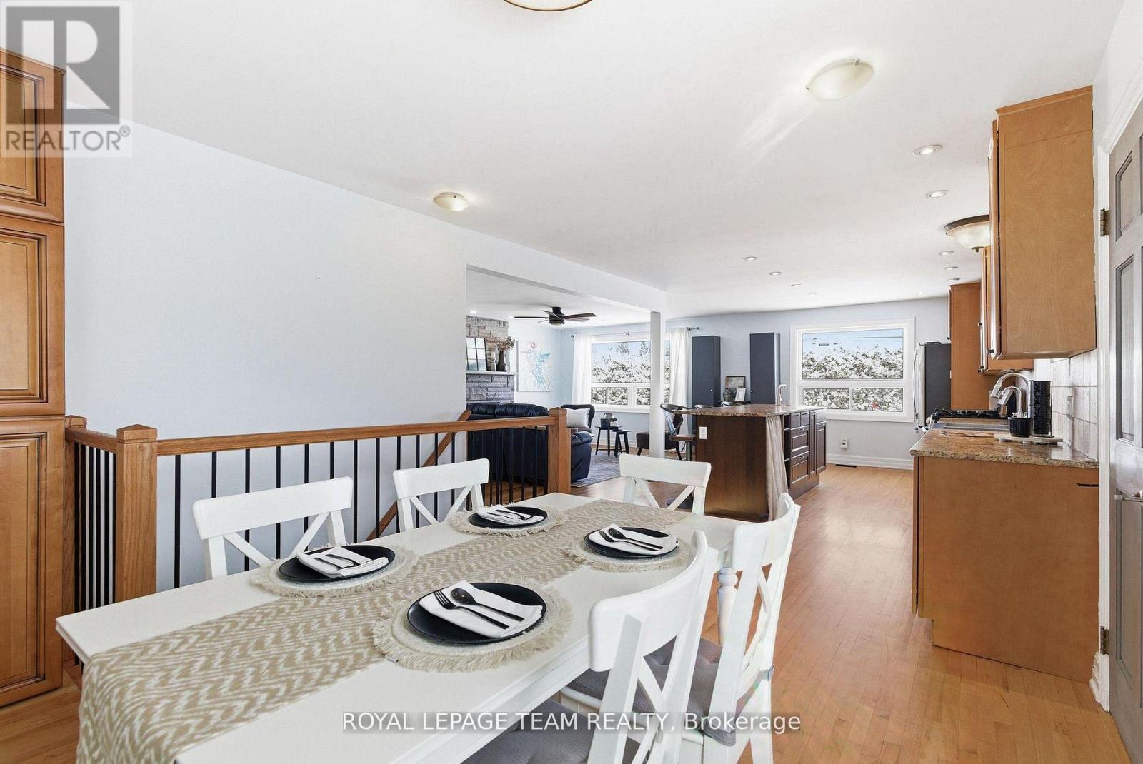 3246 ELIZABETH STREET — photo 14