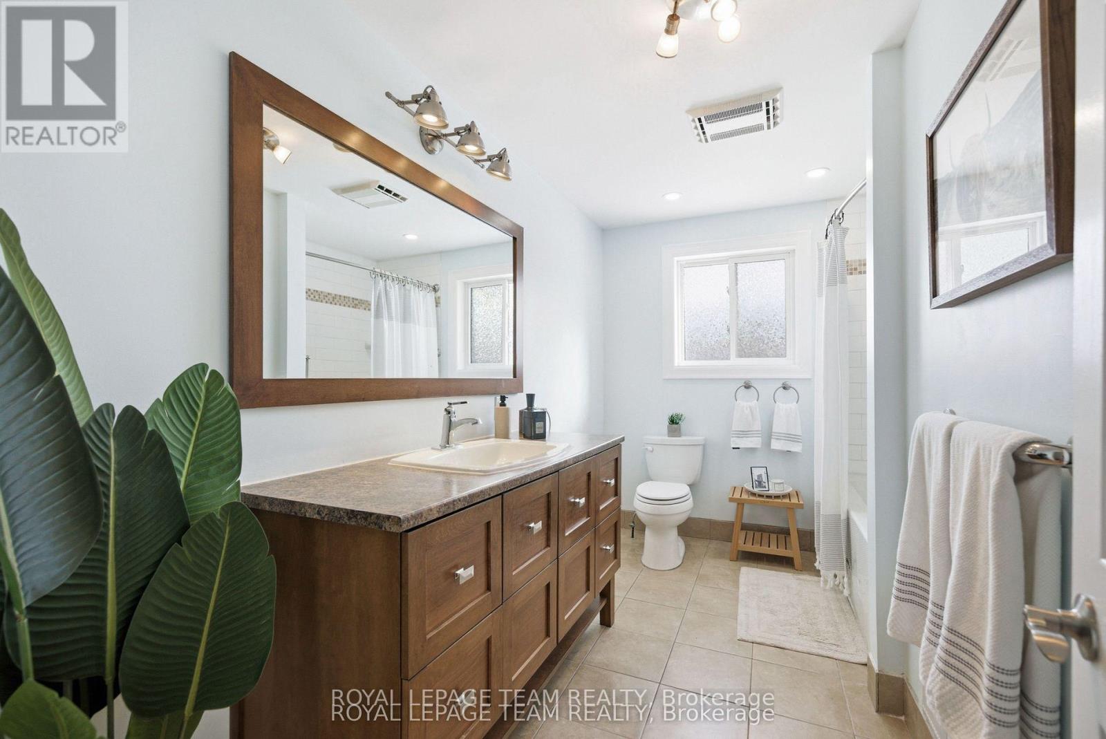 3246 ELIZABETH STREET — photo 26