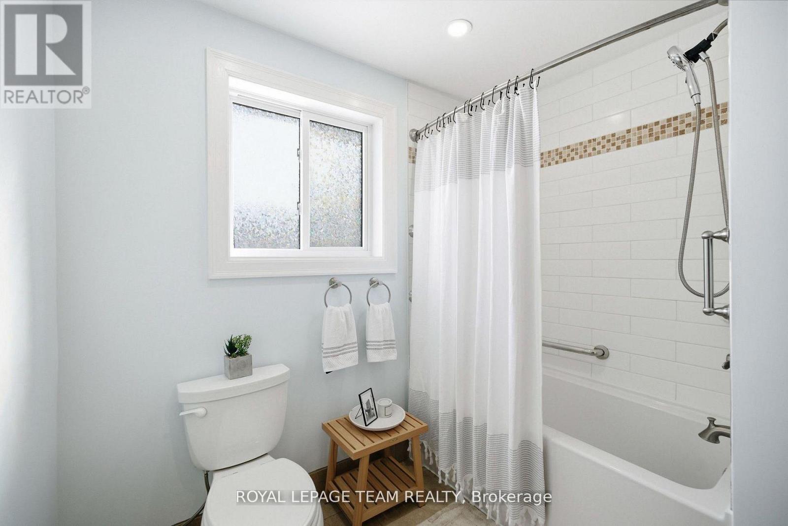 3246 ELIZABETH STREET — photo 27