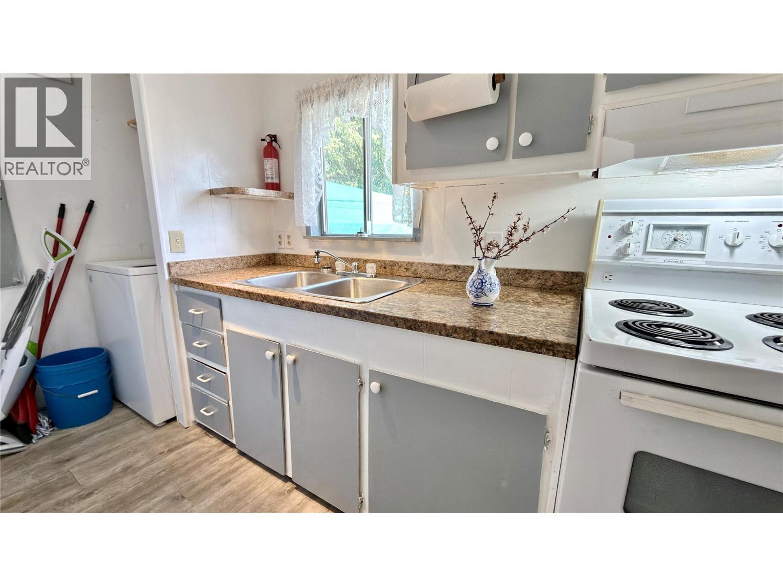 670 Central Avenue - 26