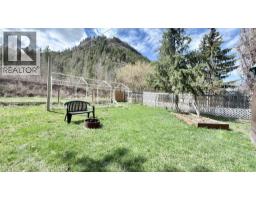 670 Central Avenue, Midway, BC V0H1M0 Photo 11