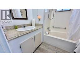 670 Central Avenue, Midway, BC V0H1M0 Photo 30