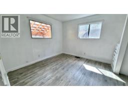 670 Central Avenue, Midway, BC V0H1M0 Photo 32