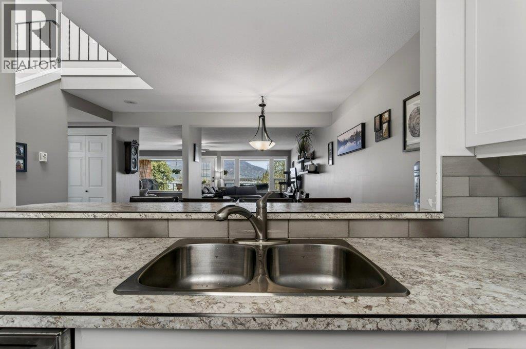 3 1261 Trans Canada Highway, Sorrento