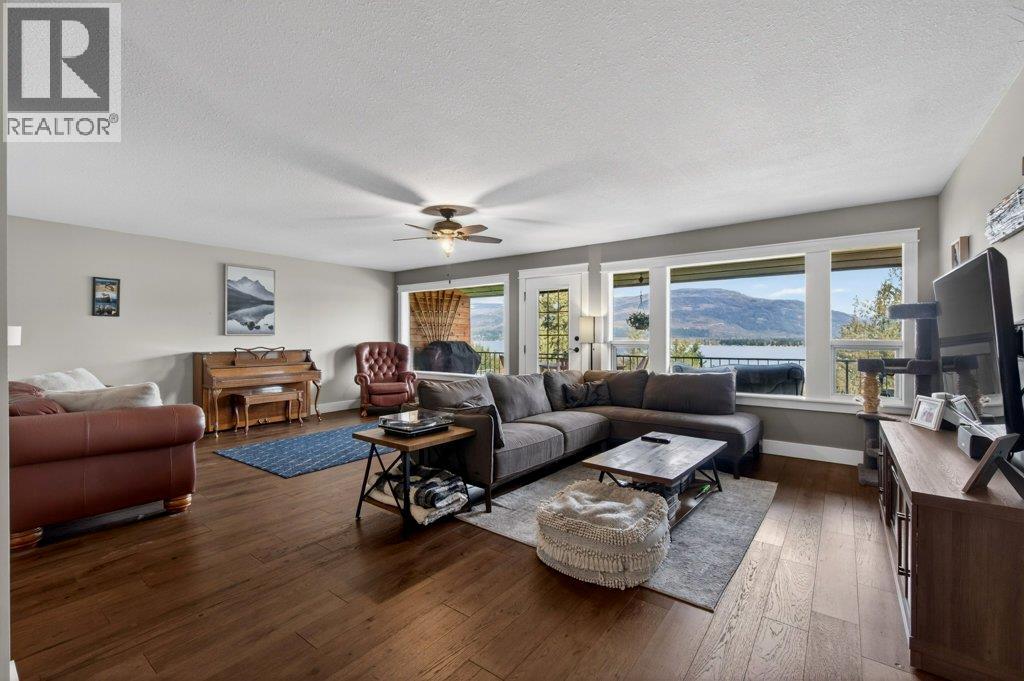 3 1261 Trans Canada Highway, Sorrento