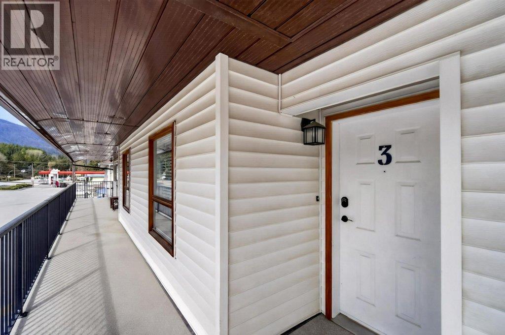 3 1261 Trans Canada Highway, Sorrento