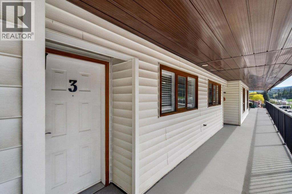 3 1261 Trans Canada Highway, Sorrento