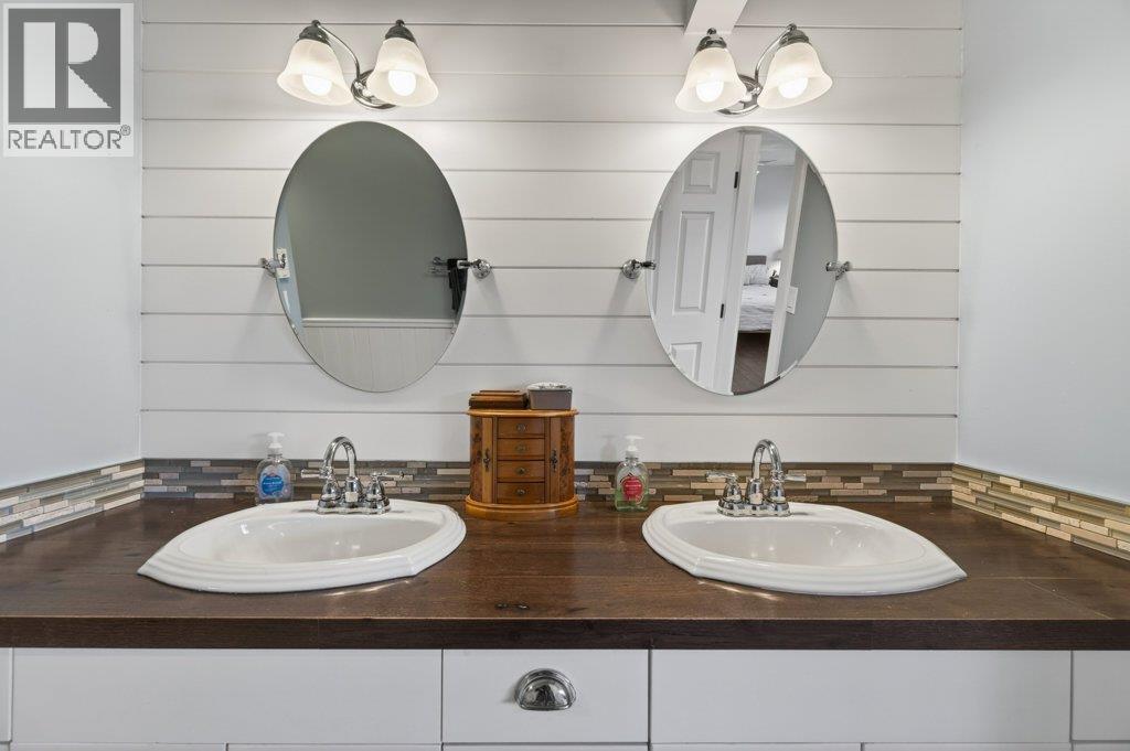 3 1261 Trans Canada Highway, Sorrento