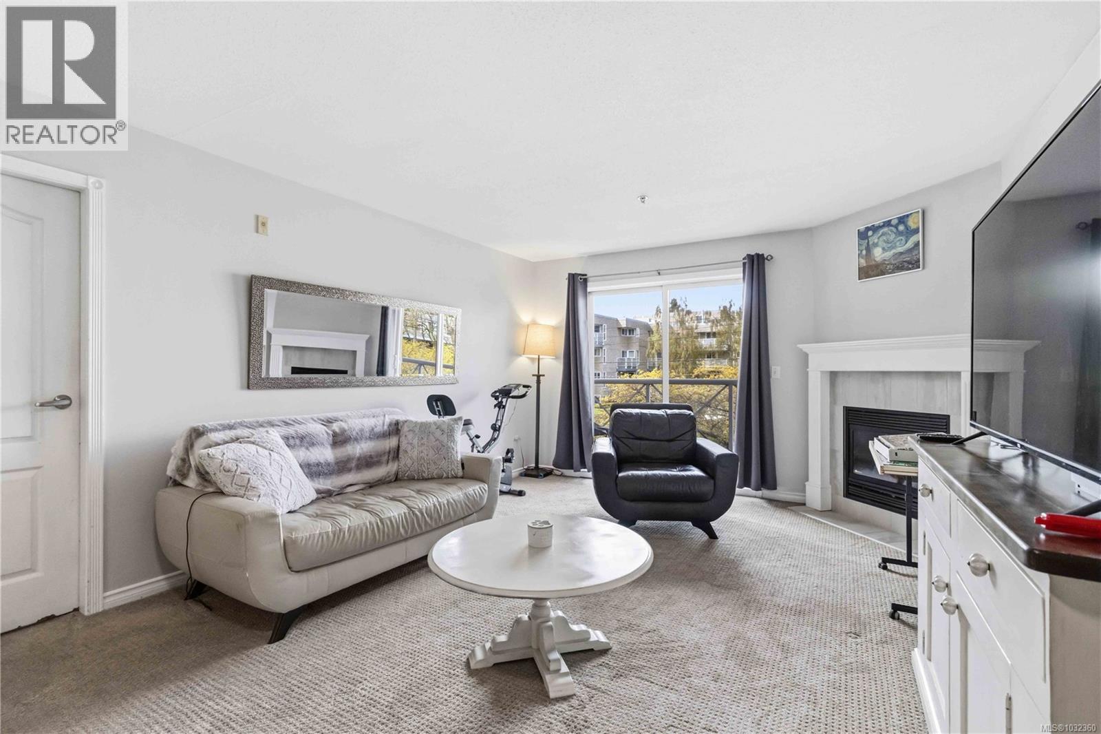 #211 1371 Hillside Ave - 11