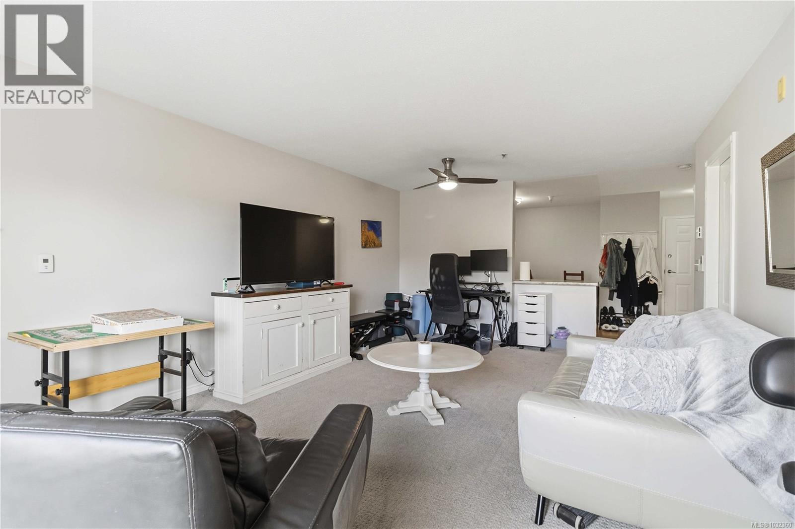 #211 1371 Hillside Ave - 13