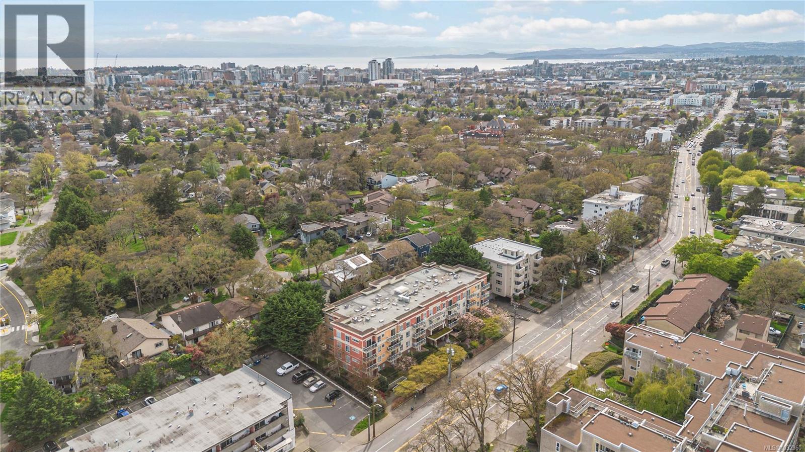 #211 1371 Hillside Ave - 2